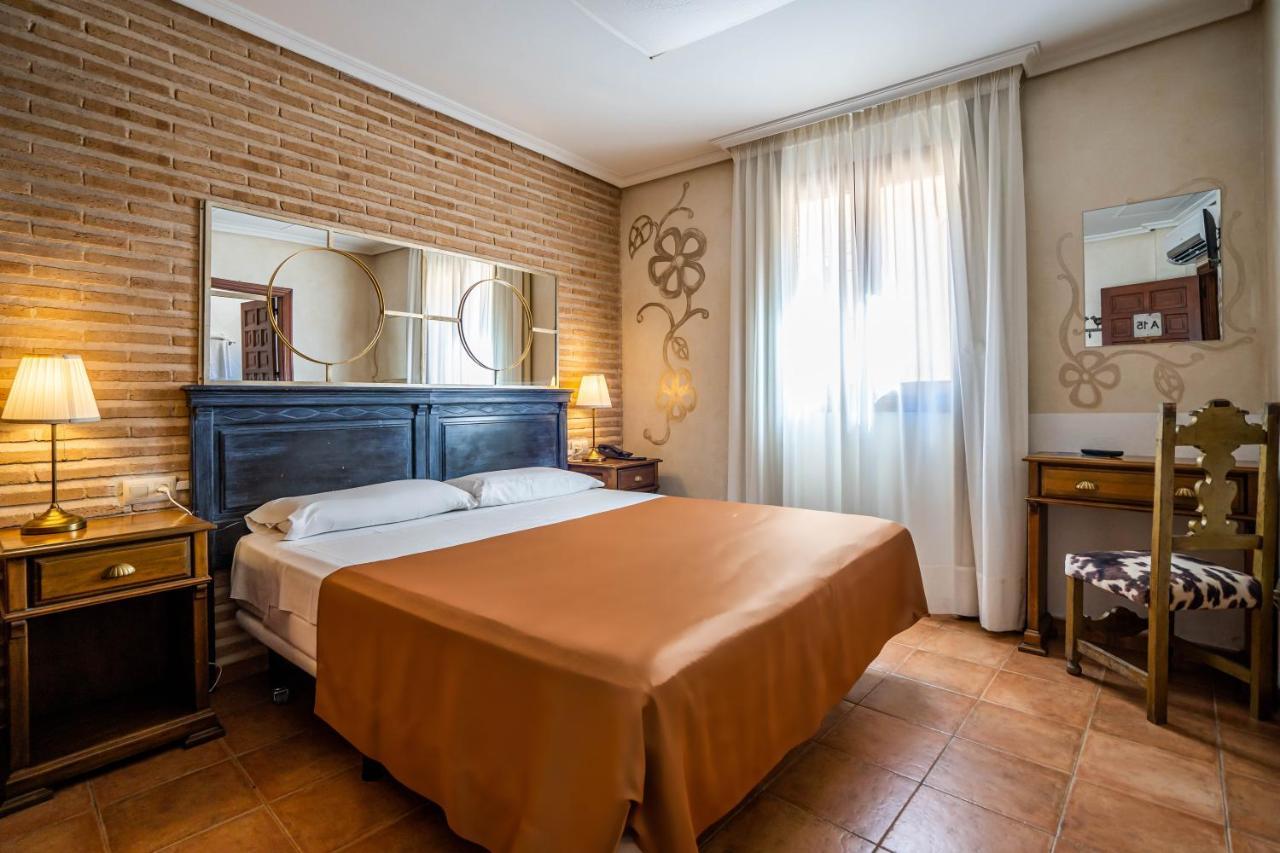 Yit Puerta Bisagra Hotel Toledo Exterior foto